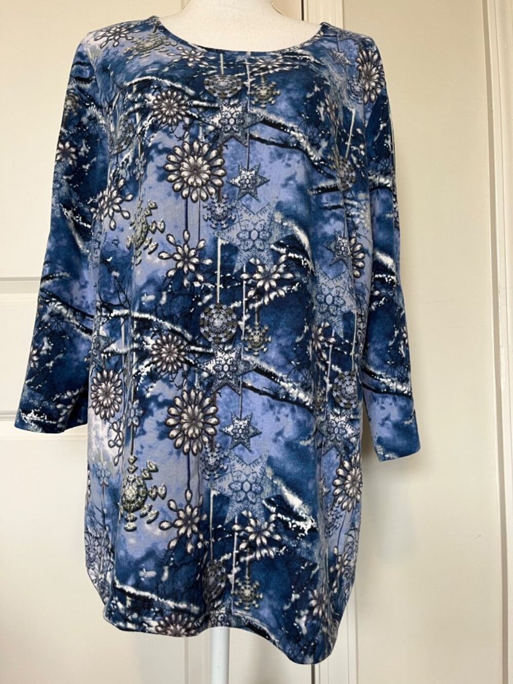 Tacera Womens Snowflake Winter Tunic Top Blue Size 2X Starry Medallion Holiday